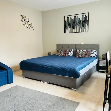 Lenastay I Modernes Apartment-studio Near Uni Апартаменты